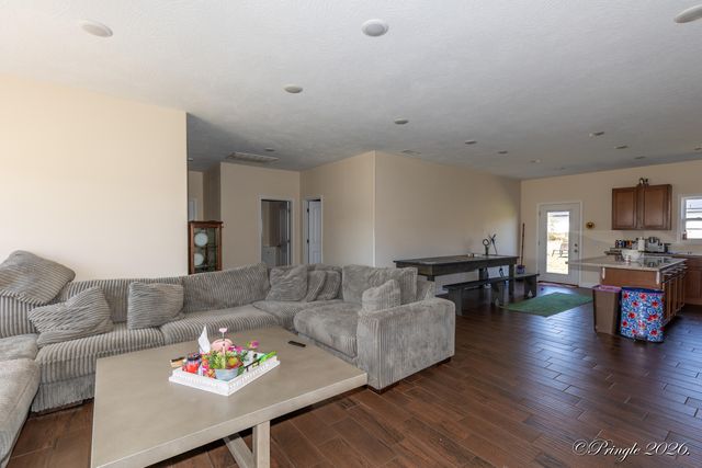 9648 Private Road 6543 Road, West Plains, MO 65775