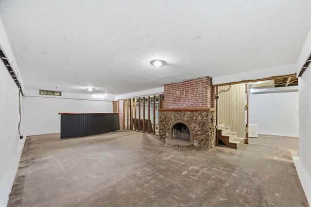 151 N Edgemoor, Wichita, KS 67208