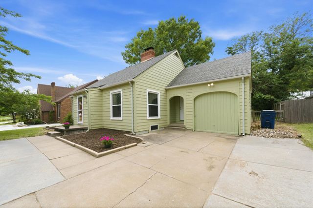 151 N Edgemoor, Wichita, KS 67208