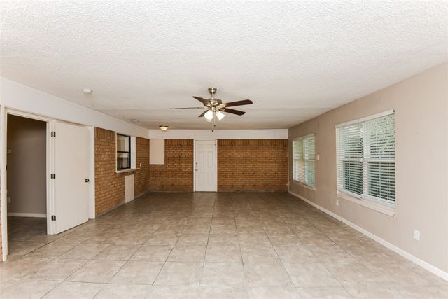 1905 Christopher Drive, Fort Worth, TX 76140