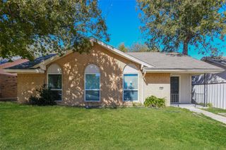 1905 Christopher Drive, Fort Worth, TX 76140