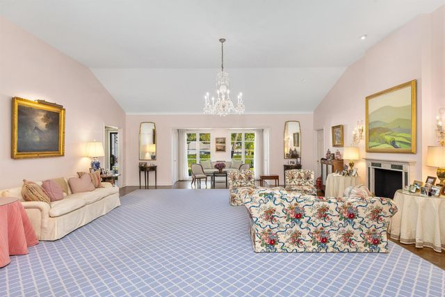 624 N Lake Way, Palm Beach, FL 33480