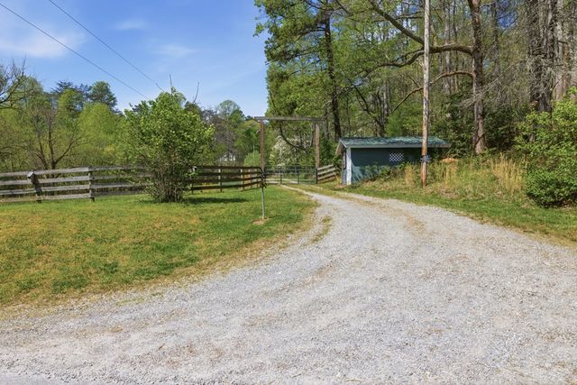 2685 Messer Road, Young Harris, GA 30582