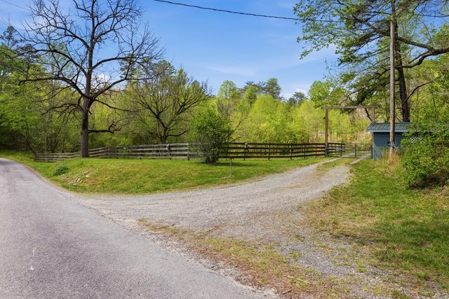 2685 Messer Road, Young Harris, GA 30582