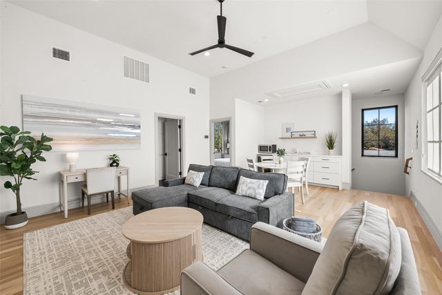 7158 Pasadena Avenue, Dallas, TX 75214