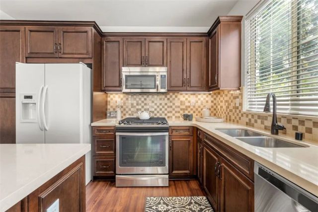 177 Bright Poppy, Irvine, CA 92618