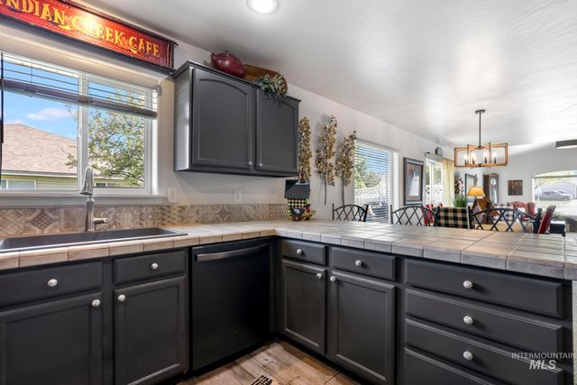 2515 Whispering Pine Dr, Twin Falls, ID 83301