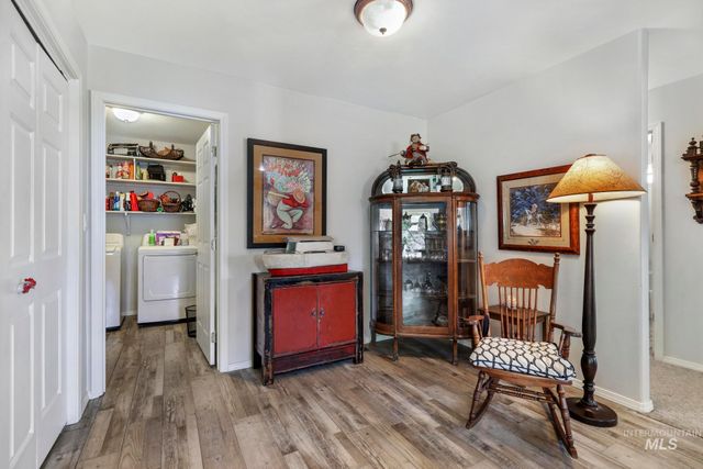 2515 Whispering Pine Dr, Twin Falls, ID 83301