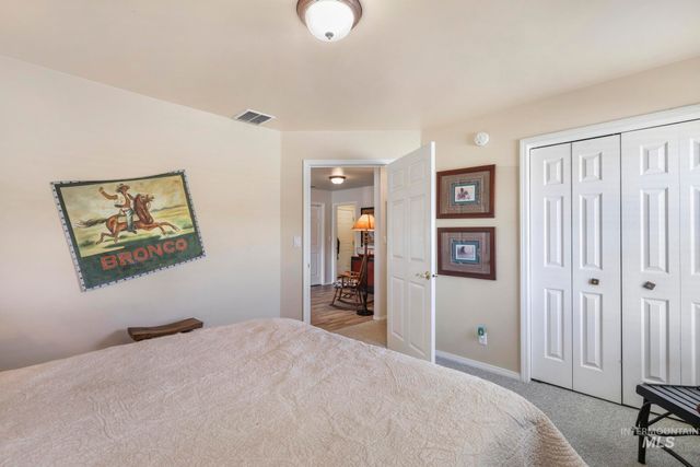 2515 Whispering Pine Dr, Twin Falls, ID 83301