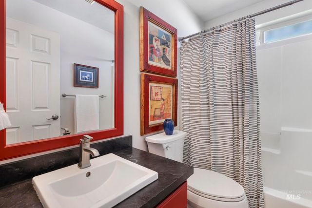 2515 Whispering Pine Dr, Twin Falls, ID 83301