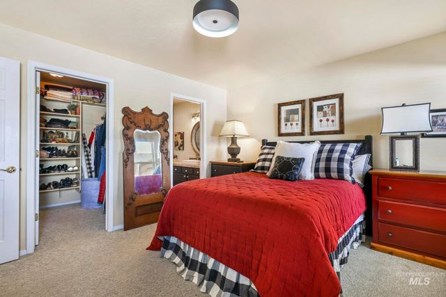 2515 Whispering Pine Dr, Twin Falls, ID 83301