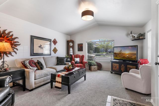 2515 Whispering Pine Dr, Twin Falls, ID 83301