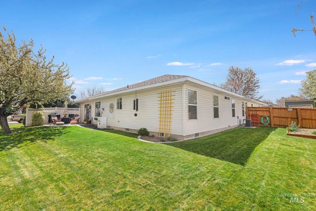 2515 Whispering Pine Dr, Twin Falls, ID 83301