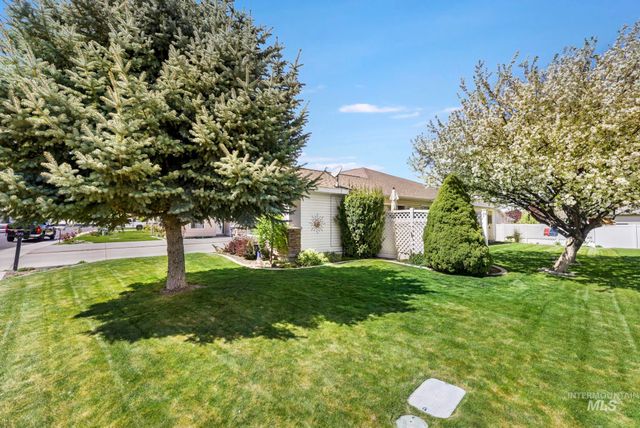 2515 Whispering Pine Dr, Twin Falls, ID 83301