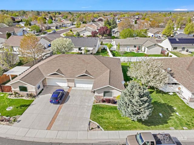 2515 Whispering Pine Dr, Twin Falls, ID 83301