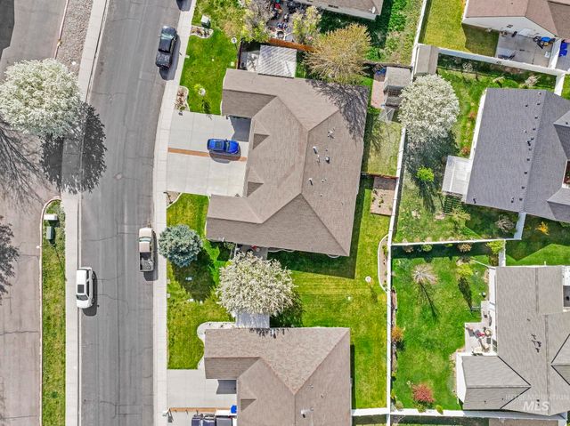 2515 Whispering Pine Dr, Twin Falls, ID 83301