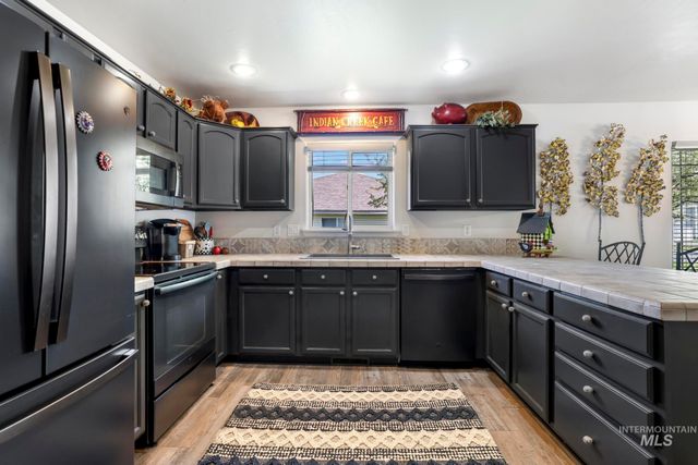 2515 Whispering Pine Dr, Twin Falls, ID 83301