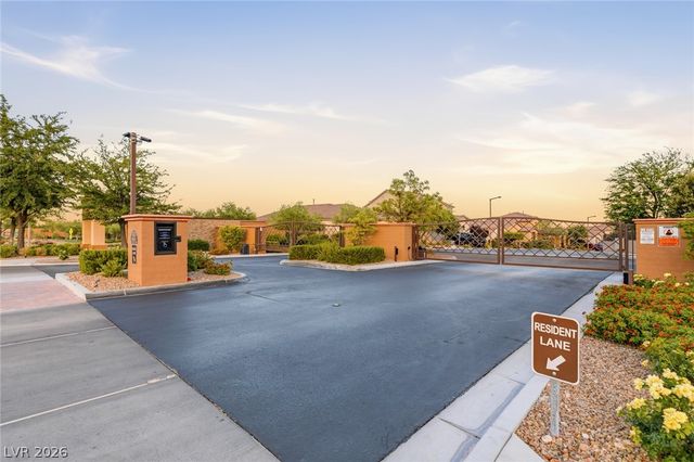 12225 Los Mares Lane, Las Vegas, NV 89138