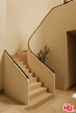 906 N Beverly Drive, Beverly Hills, CA 90210