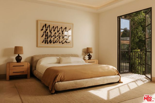 906 N Beverly Drive, Beverly Hills, CA 90210