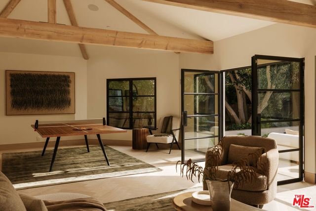 906 N Beverly Drive, Beverly Hills, CA 90210