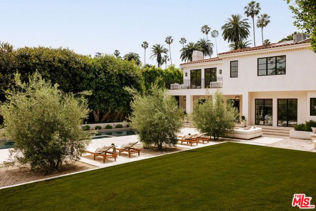906 N Beverly Drive, Beverly Hills, CA 90210