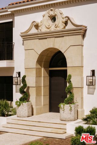 906 N Beverly Drive, Beverly Hills, CA 90210