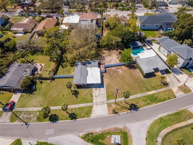 27 PARK AVENUE, Tarpon Springs, FL 34689