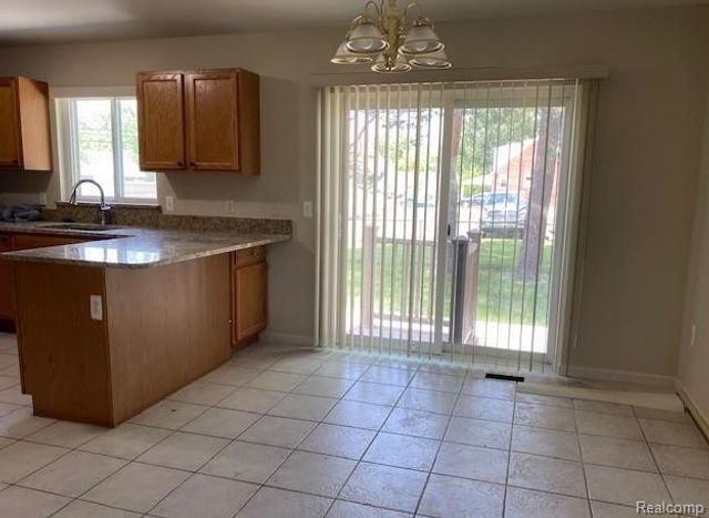2979 Lovington Dr., Troy, MI 48083