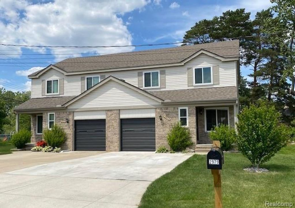 2979 Lovington Dr., Troy, MI 48083