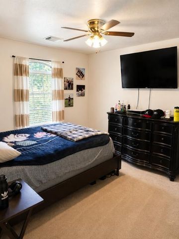 1902 La Salle Street, Friendswood, TX 77546