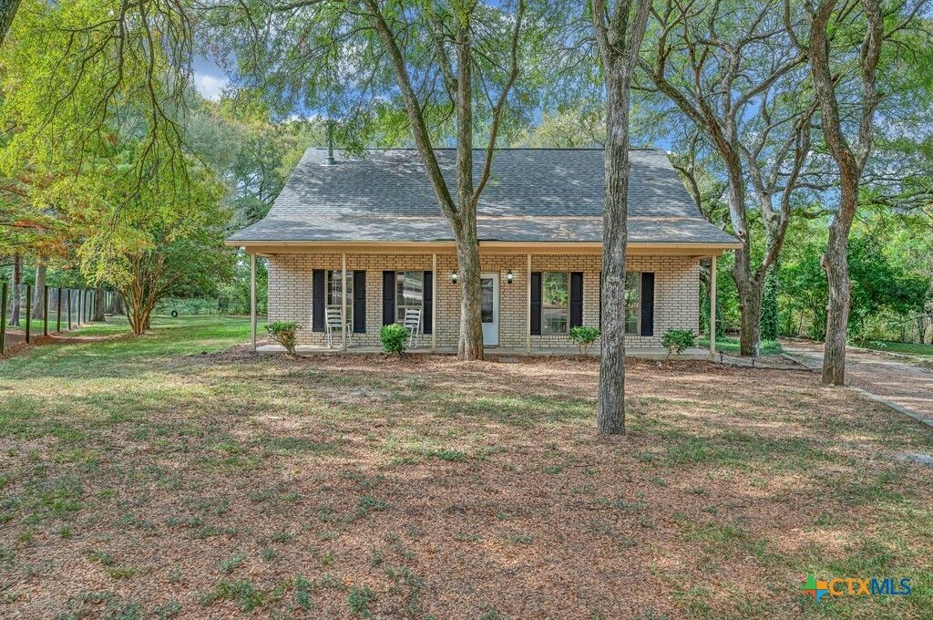 3900 Fox Ridge Road, Lorena, TX 76655