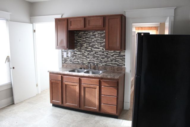 1214 N Oakland Avenue, Indianapolis, IN 46201