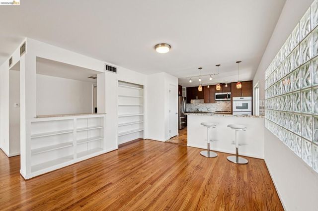 1410 Lakeshore Ave 6, Oakland, CA 94606