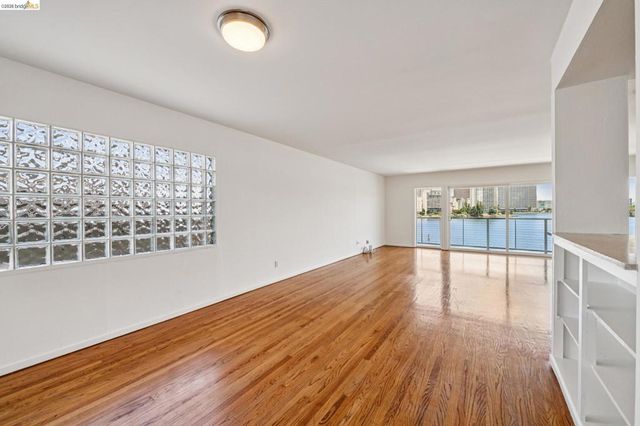 1410 Lakeshore Ave 6, Oakland, CA 94606