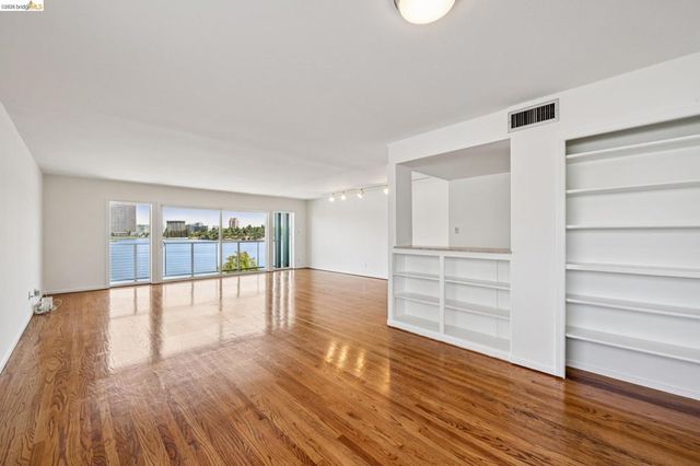 1410 Lakeshore Ave 6, Oakland, CA 94606