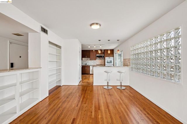 1410 Lakeshore Ave 6, Oakland, CA 94606