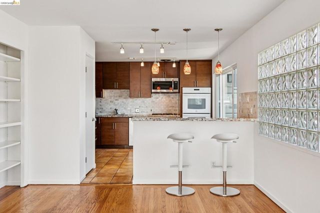 1410 Lakeshore Ave 6, Oakland, CA 94606