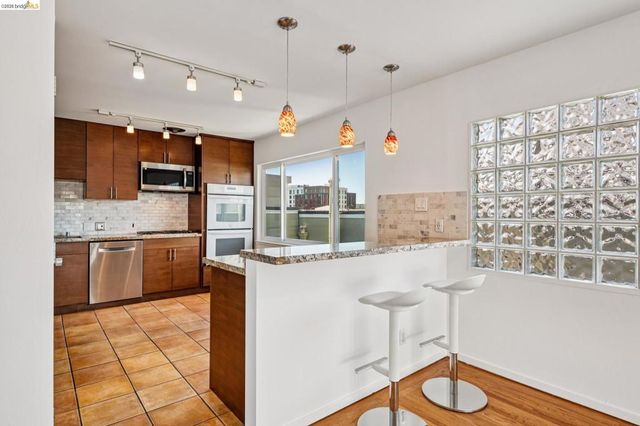 1410 Lakeshore Ave 6, Oakland, CA 94606