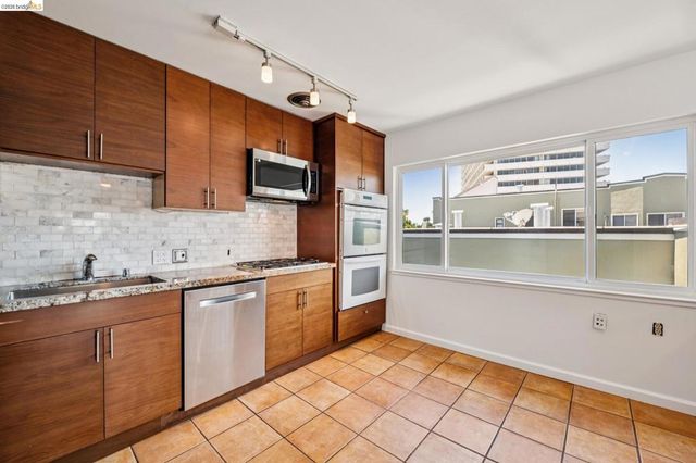 1410 Lakeshore Ave 6, Oakland, CA 94606