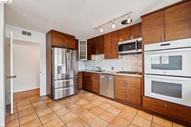 1410 Lakeshore Ave 6, Oakland, CA 94606