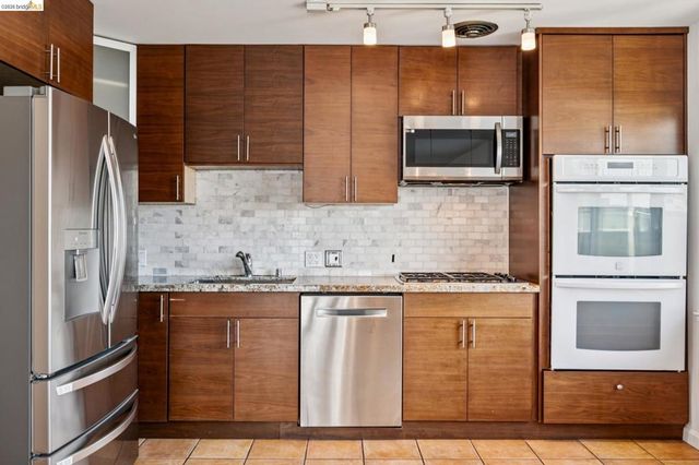 1410 Lakeshore Ave 6, Oakland, CA 94606