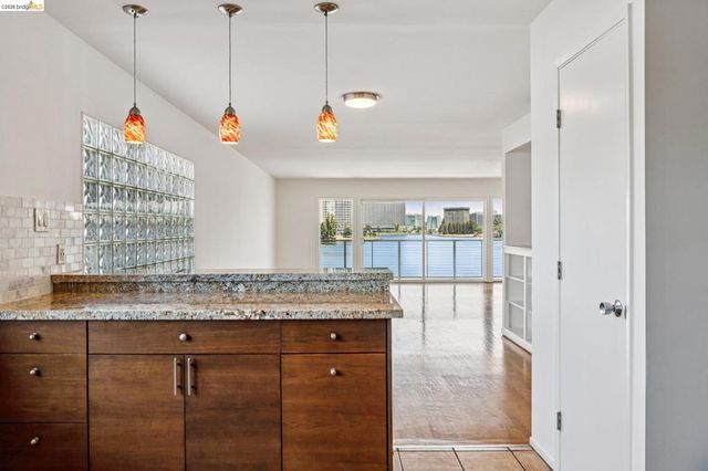 1410 Lakeshore Ave 6, Oakland, CA 94606