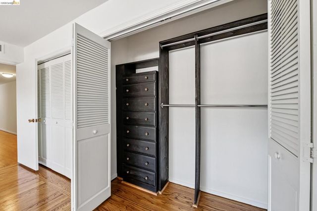 1410 Lakeshore Ave 6, Oakland, CA 94606