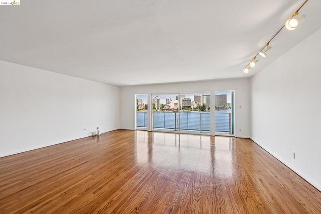 1410 Lakeshore Ave 6, Oakland, CA 94606