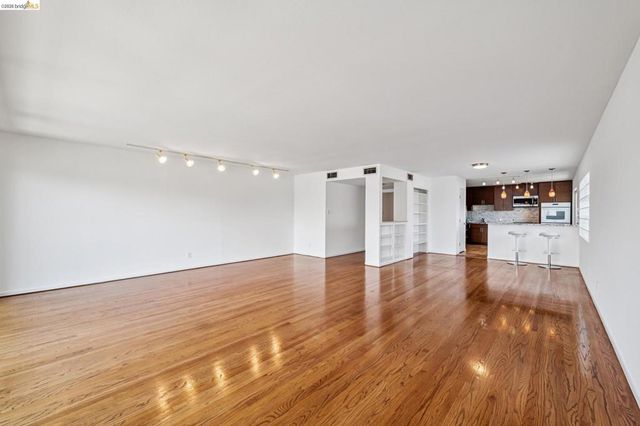 1410 Lakeshore Ave 6, Oakland, CA 94606