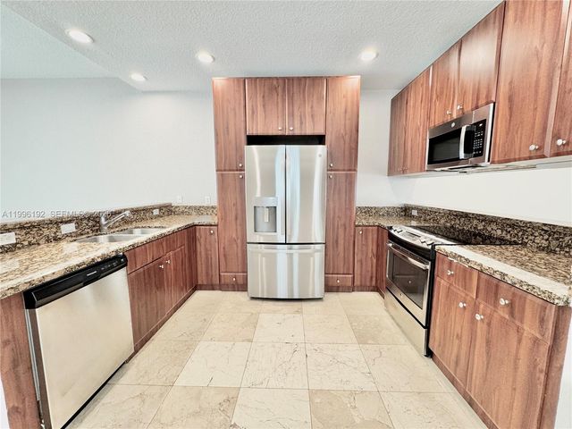 504 SW 4th Ave, Fort Lauderdale, FL 33315