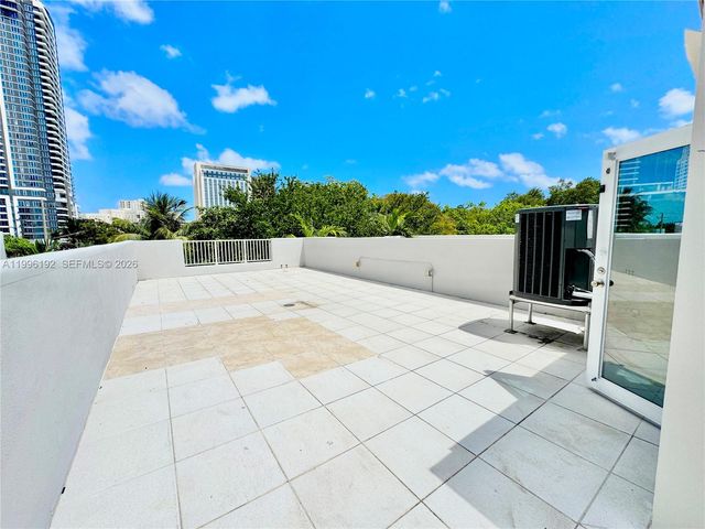 504 SW 4th Ave, Fort Lauderdale, FL 33315