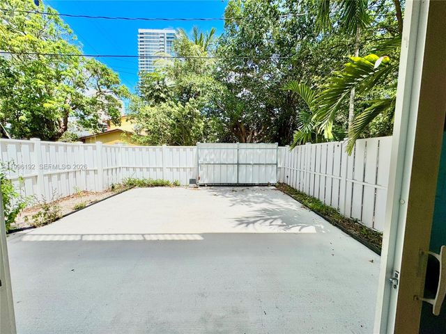 504 SW 4th Ave, Fort Lauderdale, FL 33315