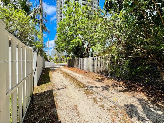 504 SW 4th Ave, Fort Lauderdale, FL 33315